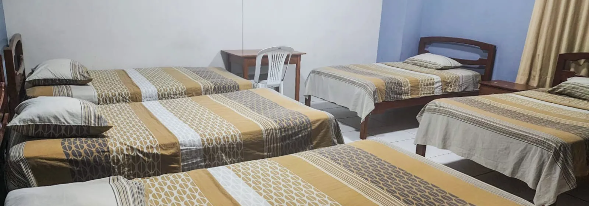 Habitación amplia de Hostal Fantasía en Tumbes