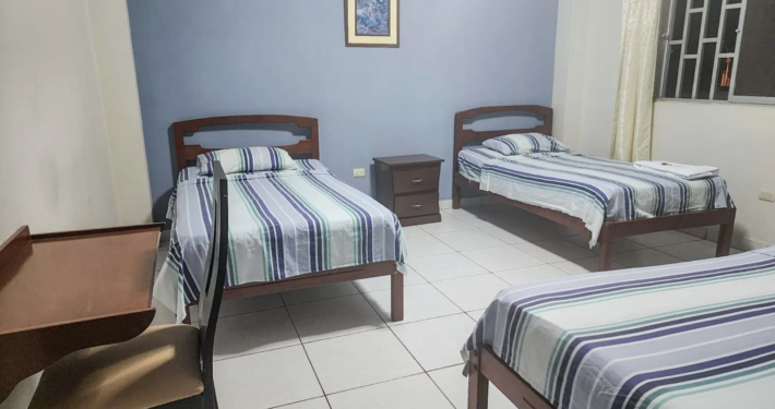 Habitación triple en Hostal Fantasía